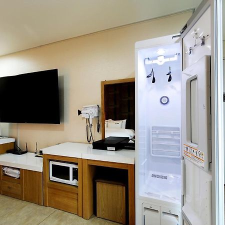 White Tourist Hotel جيونجو المظهر الخارجي الصورة