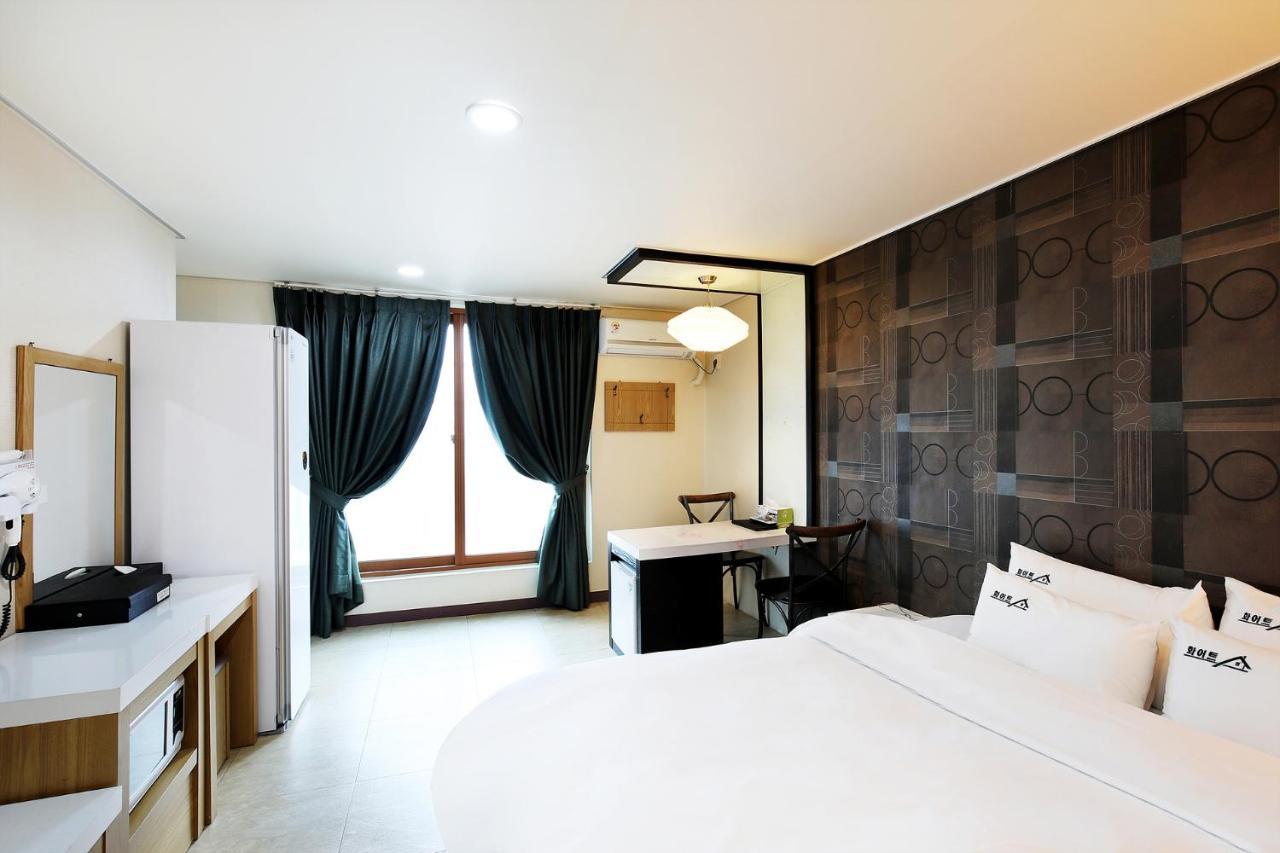 White Tourist Hotel جيونجو المظهر الخارجي الصورة