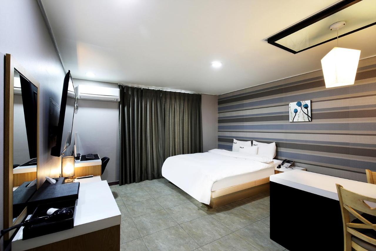 White Tourist Hotel جيونجو المظهر الخارجي الصورة