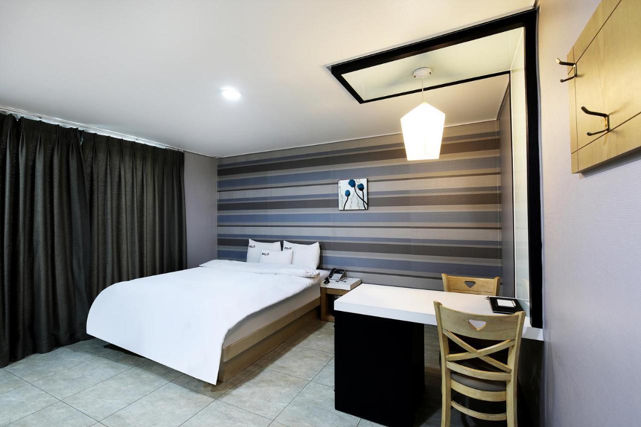 White Tourist Hotel جيونجو المظهر الخارجي الصورة