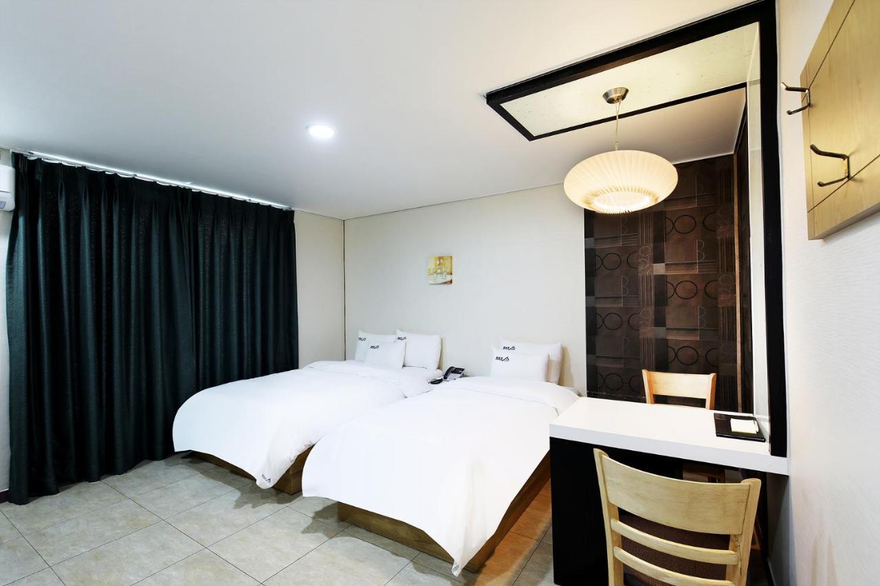 White Tourist Hotel جيونجو المظهر الخارجي الصورة