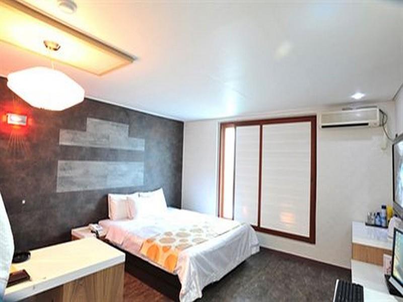 White Tourist Hotel جيونجو المظهر الخارجي الصورة